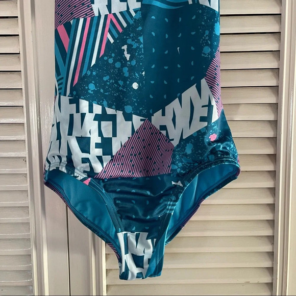 Nike Swimwear Girls Blue Mash Up Sporty Racerback One-Piece Swimsuit Sz 10-12 - Picture 3 of 11